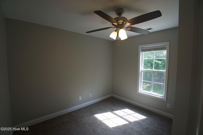 Building Photo - 116 Navy Blue Dr