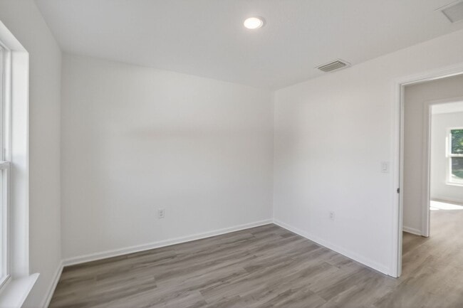 Building Photo - 209 Orange Ave