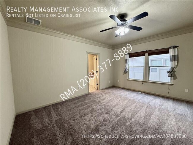 Building Photo - 2530 E Satterfield St