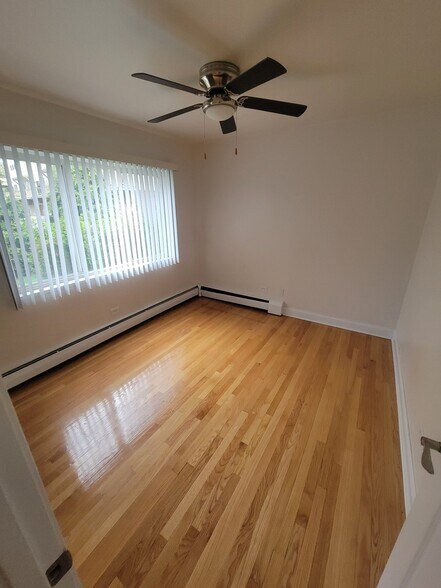 Building Photo - 480 St Moritz Dr