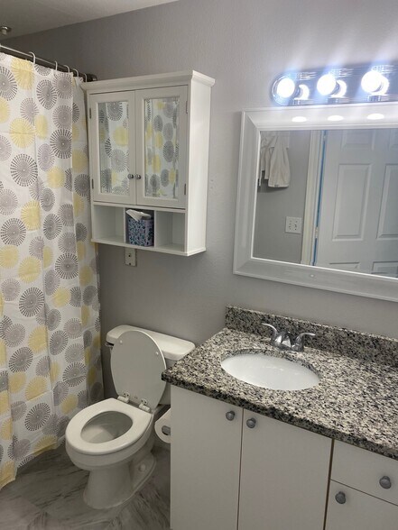 Building Photo - 11614 Tomahawk Creek Pky