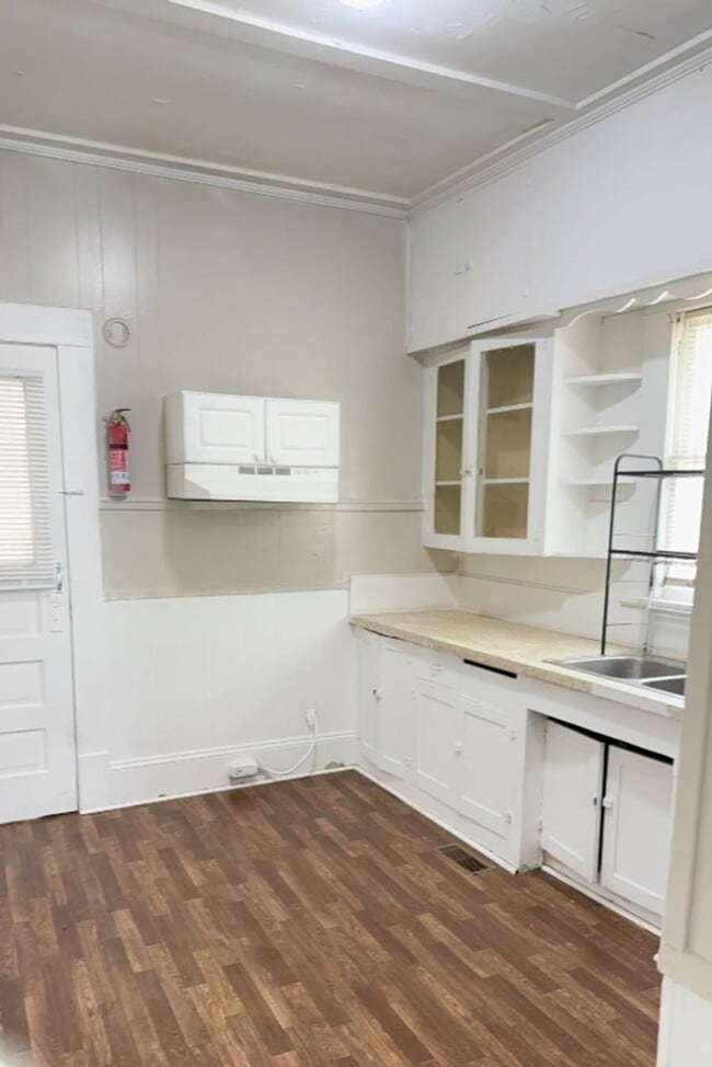 Building Photo - 3 Bed 1 Bath House