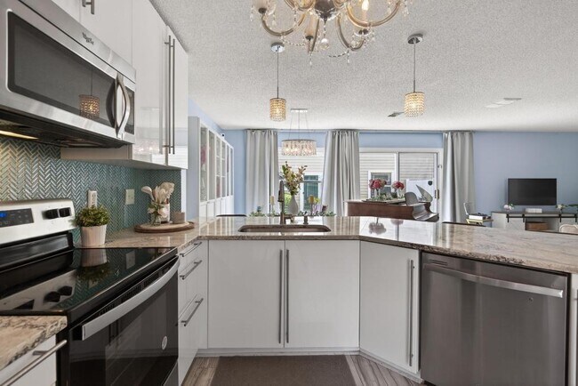 Building Photo - 805 Old Bridge Rd