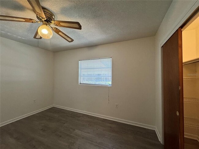Building Photo - 1307 N Fern Creek Ave