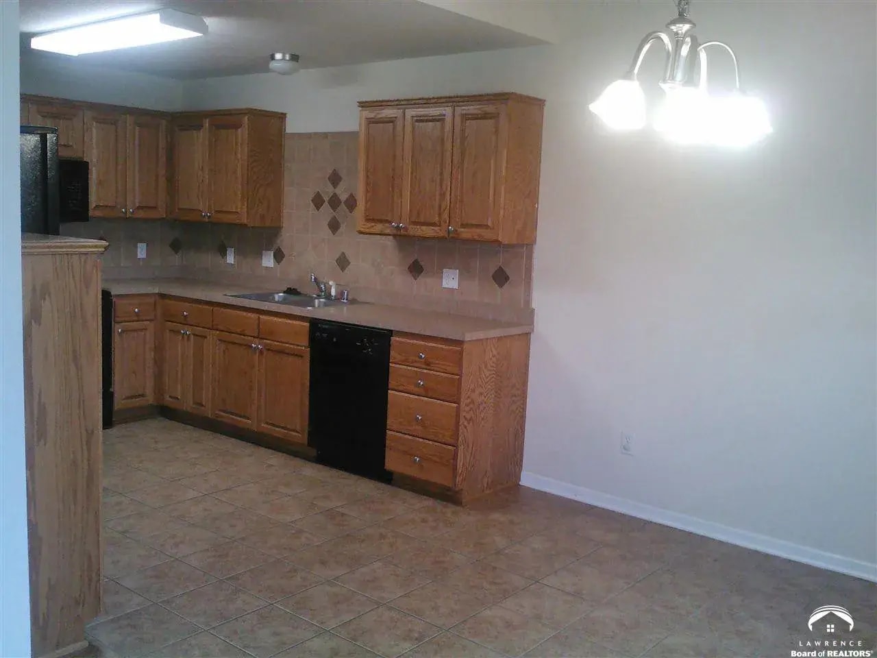 kitchen - 2427 Surrey Dr