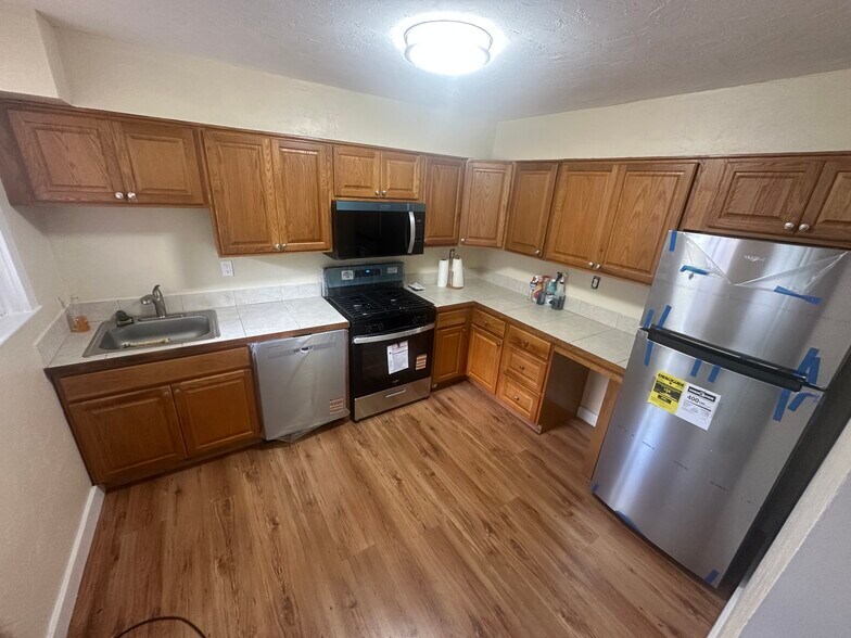Kitchen - 1359 Illinois Ave