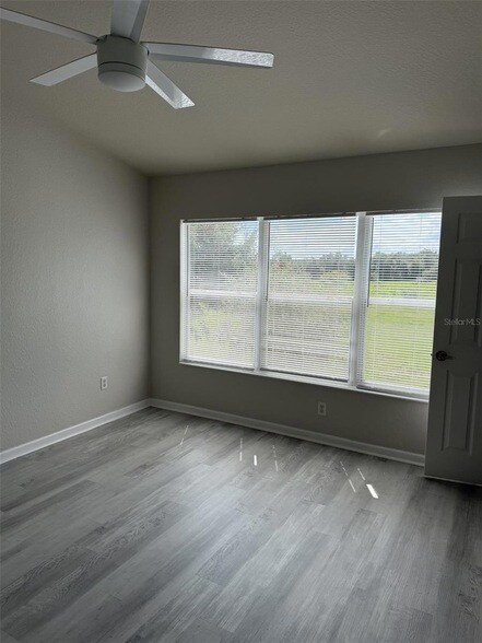 Building Photo - 4500 SW 52nd Cir