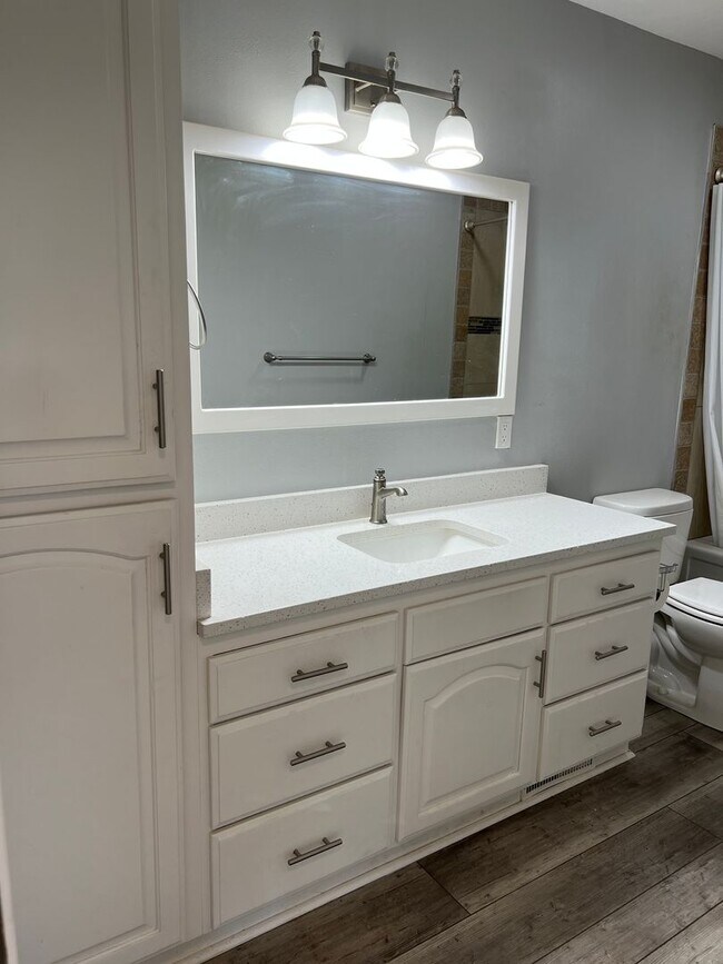 Building Photo - THIS IS A LEASE TAKEOVER - PLEASE CONTACT ...