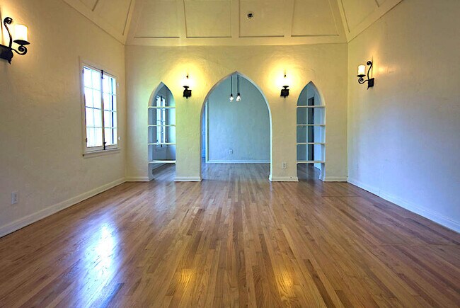 Building Photo - 415 N Ogden Dr