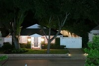 Building Photo - 6208 Kirby Dr