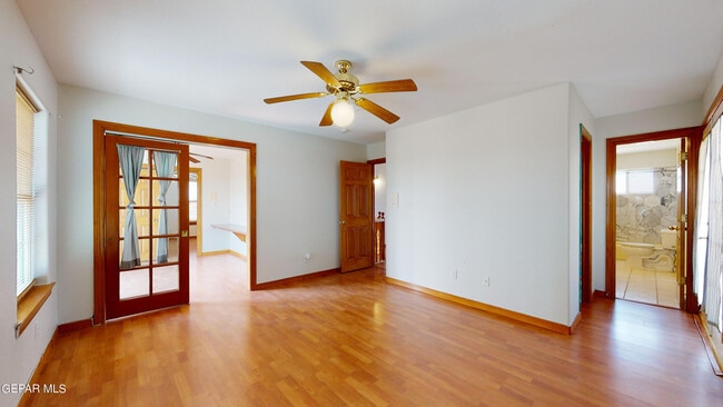 Building Photo - 9033 Leo St