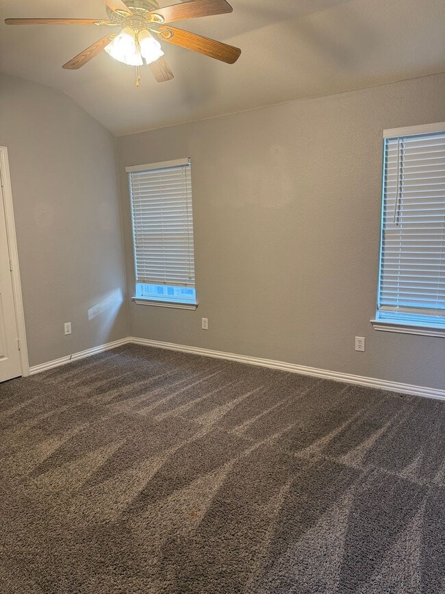 Building Photo - 510 Vienna Ct