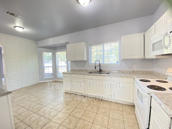 Building Photo - 903 Freshwood Ct