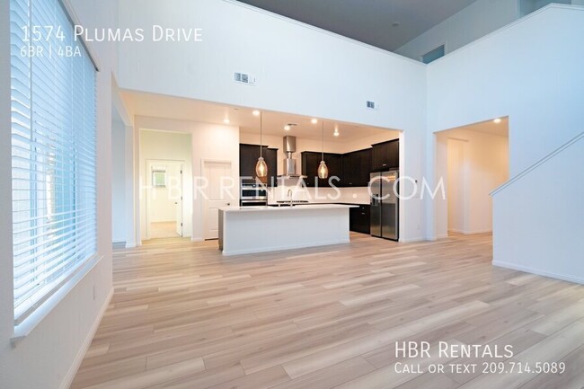 Building Photo - 1574 Plumas Dr