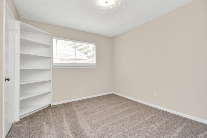 Building Photo - 22206 Elsinore Dr