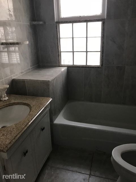 Building Photo - 2 br, 1 bath House - 617 East Moulton street