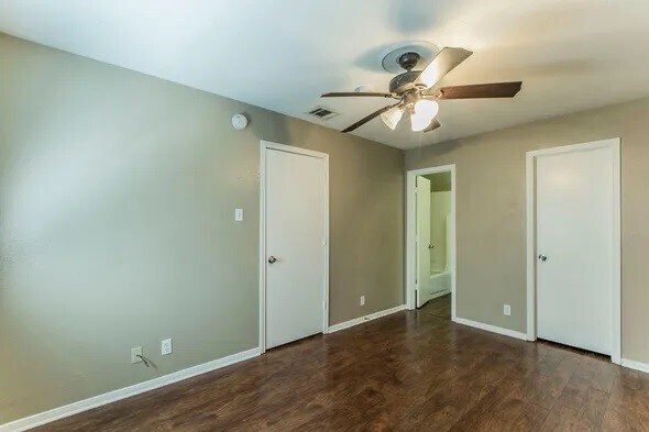 Building Photo - 2804 Stewart Dr