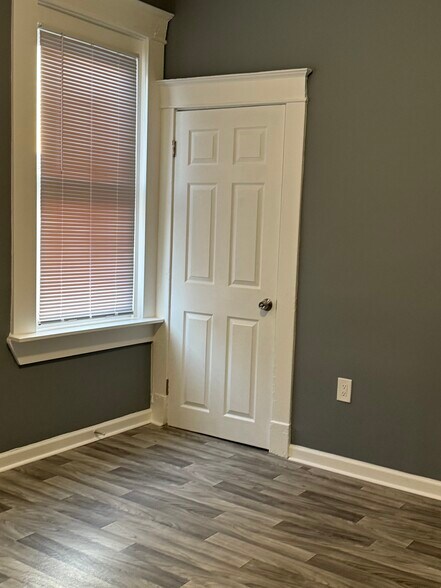 Building Photo - 2536 Loyola Southway