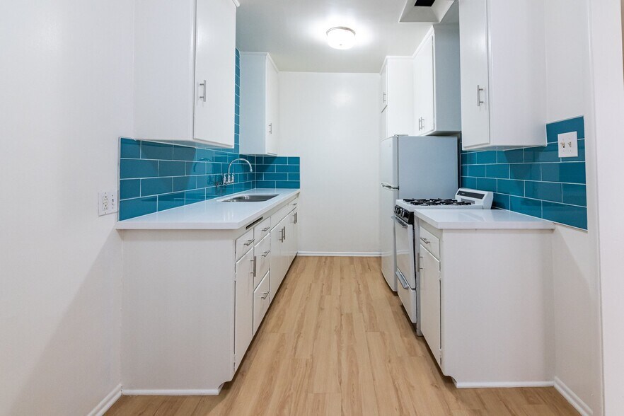 Building Photo - 729 Gayley Ave
