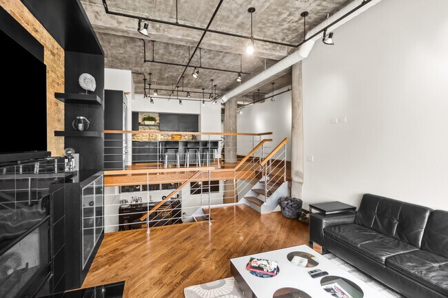 Building Photo - 1830 Ridge Ave