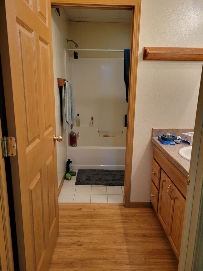 Building Photo - 5 Bedroom Duplex Unit