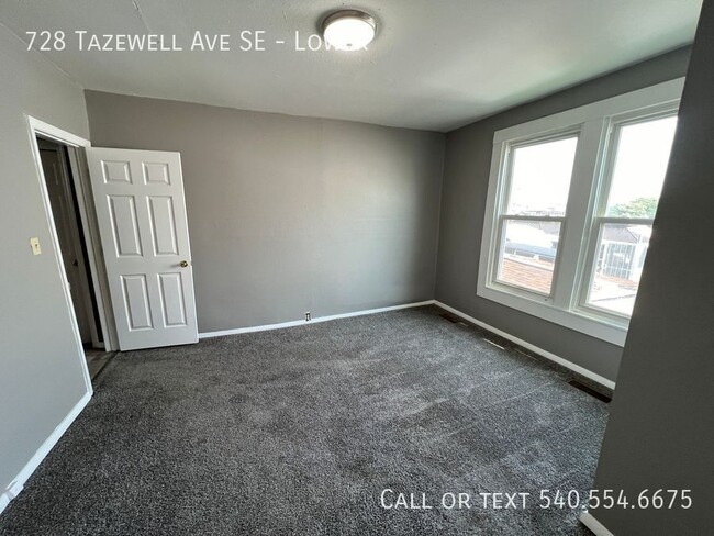Building Photo - 728 Tazewell Ave SE
