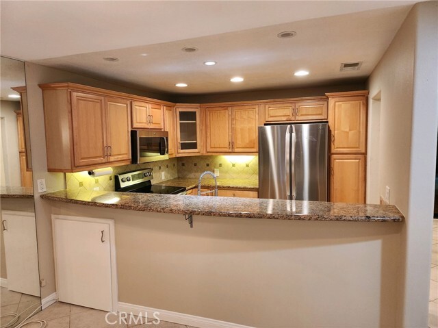 Building Photo - 8127 Marina Pacifica Dr N