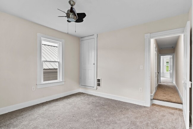 Building Photo - 420-422 Walnut St