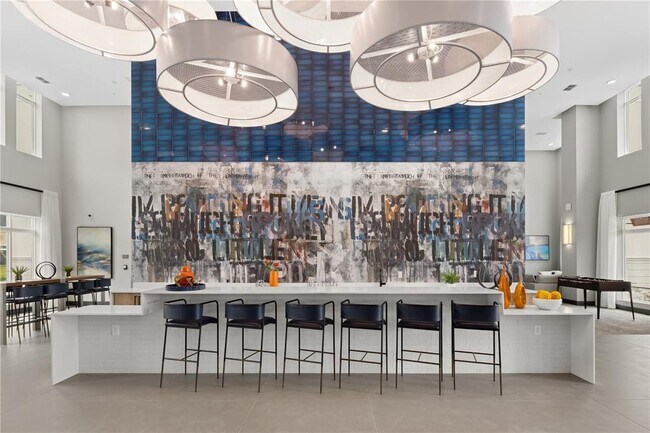 Building Photo - 5256 International Dr