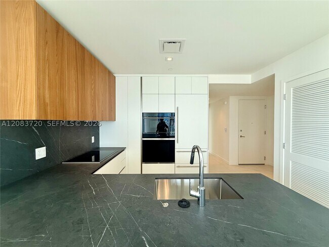 Building Photo - 1400 Biscayne Blvd