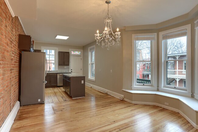 Building Photo - 206 Reily St