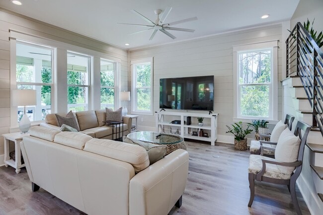 Building Photo - 40 Kristin Ct