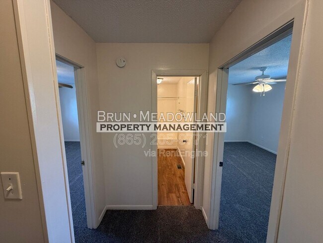 Building Photo - 1811 Meadowland Ln