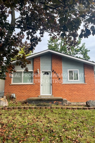 Primary Photo - 20215 Woodward St