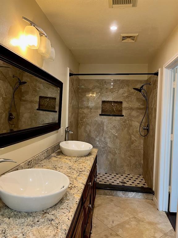 Building Photo - 13138 Woodvine Trail