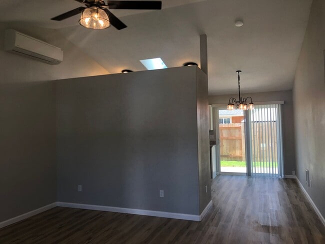 Building Photo - Updated 3 bedroom 2 bath house in Veneta!
