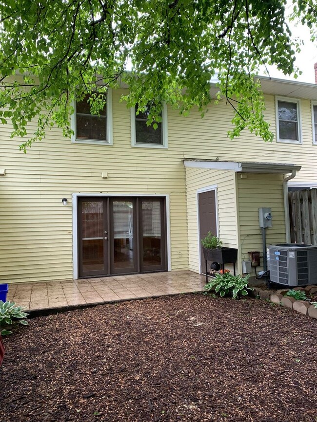 Building Photo - 336 Loudon Rd