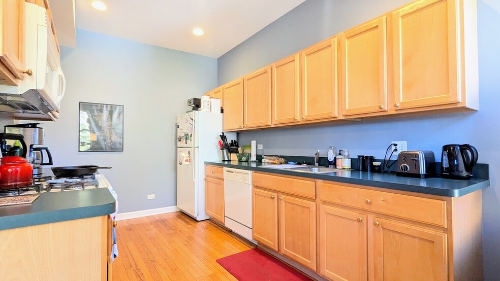 Primary Photo - 3719 W Byron St