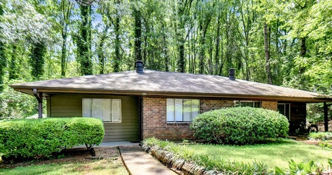 Primary Photo - 80 Cedar Dr