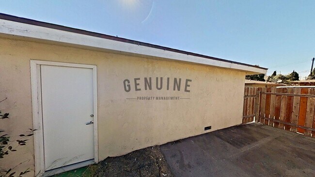 Building Photo - 2180 Placentia Ave