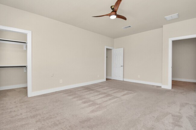 Building Photo - 1722 Summerlyn Ter Dr