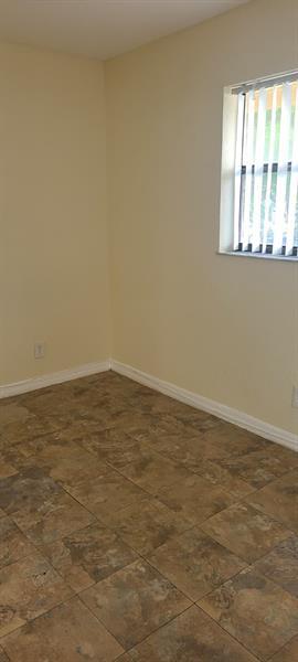 Building Photo - 2985 Riverside Dr