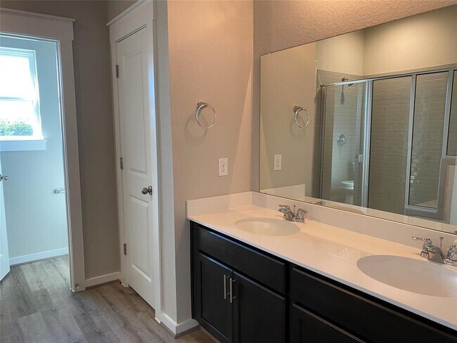 Building Photo - 17402 Bay Skipper Dr