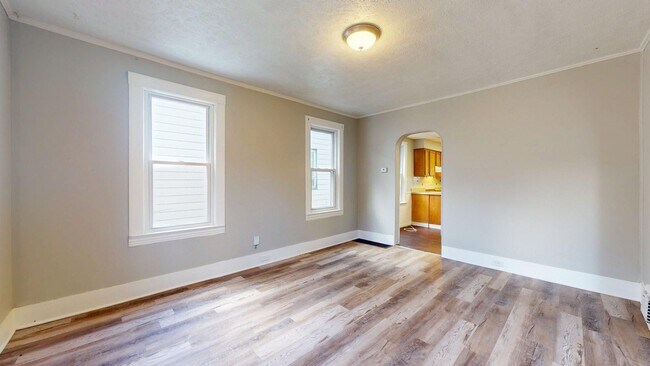 Building Photo - Clark / Fulton Area - 3 Bedrooms - 1 Bath - Single Family Home