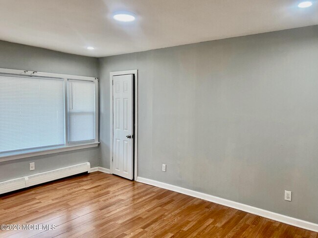 Building Photo - 1401 9th Ave