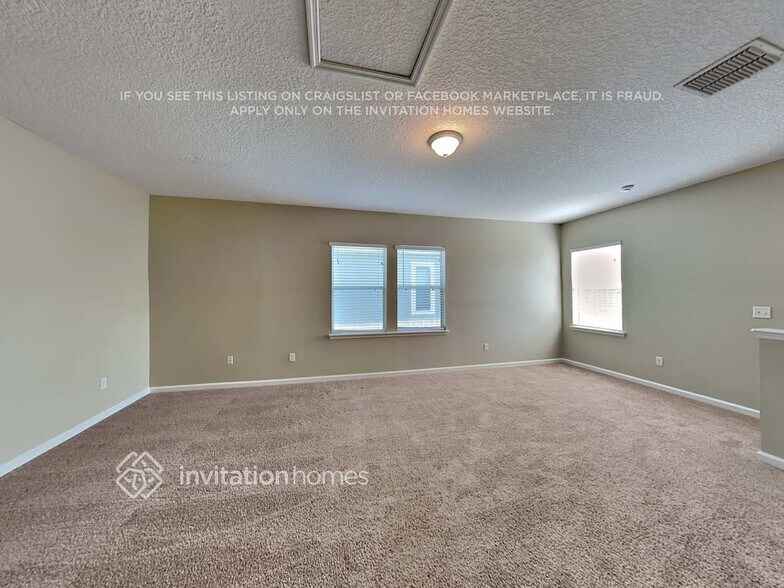 Building Photo - 137 Tollerton Avenue