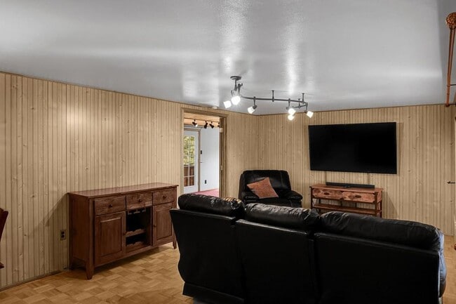 Building Photo - 9140 Picabo Rd