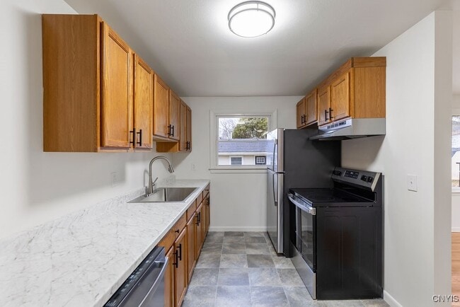 Building Photo - 27 Mcpherson St