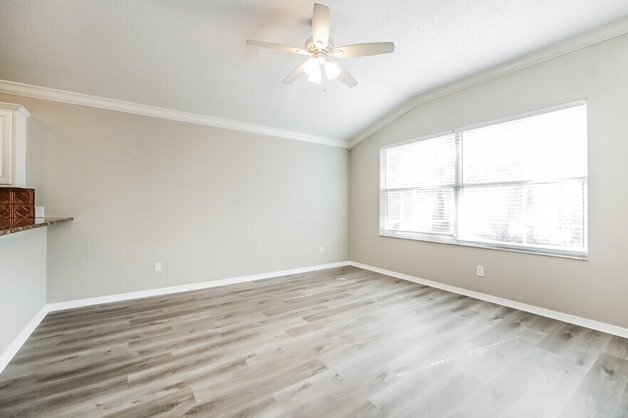 Building Photo - 304 Fareham Dr