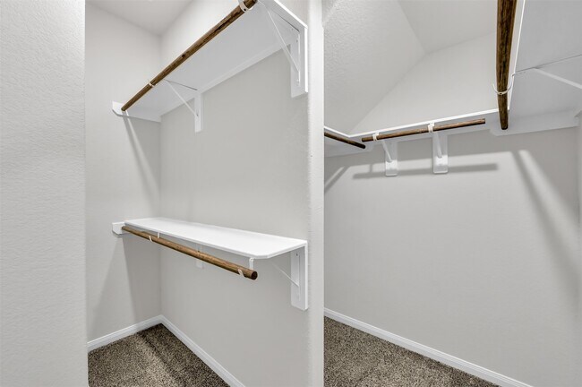 Building Photo - 16609 Merry Pines Dr